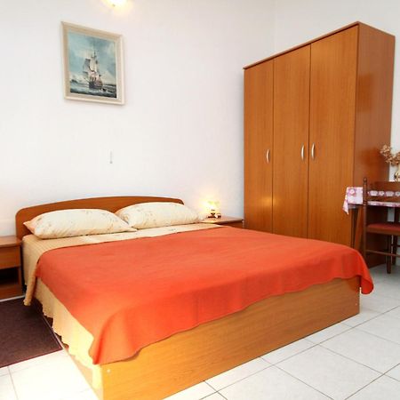 Apartments By The Sea Ubli, Lastovo - 8354 Rom bilde