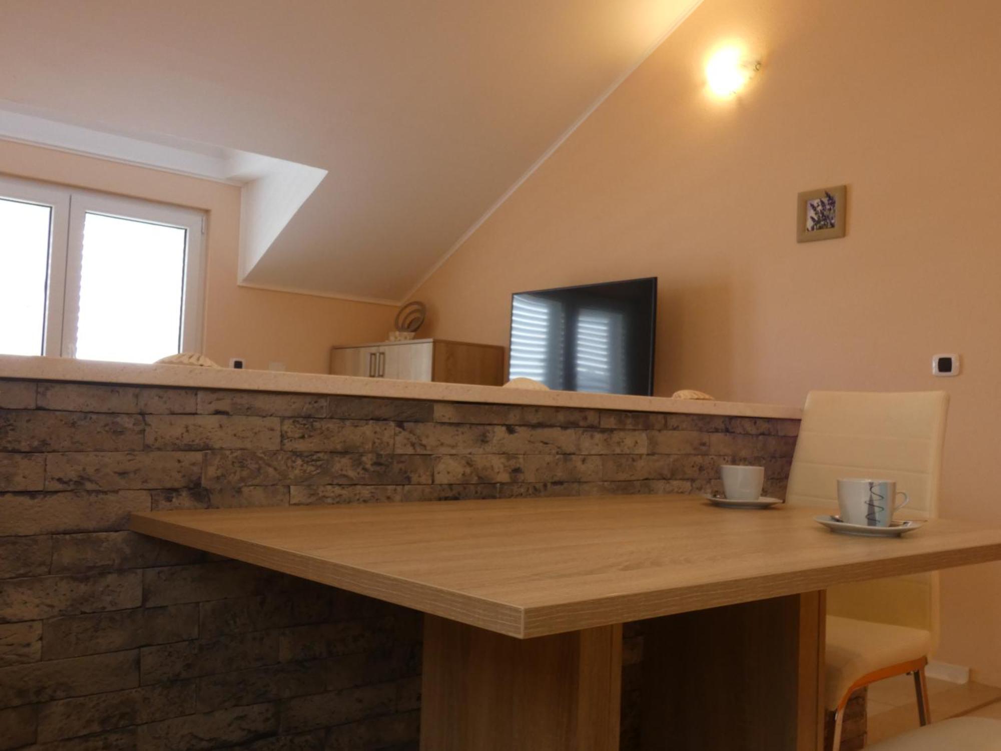 Apartments By The Sea Ubli, Lastovo - 8354 Rom bilde